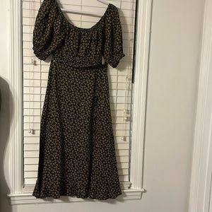 Rylee - Cru Women’s Floral Off The Shoulder Crop Top And Mid Skirt Set